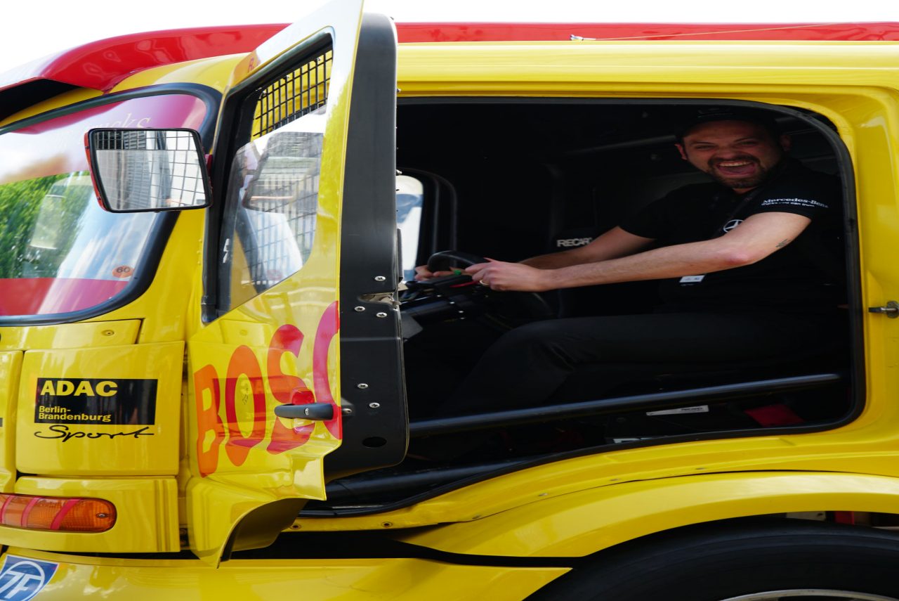 the-first-roadstars-driving-experience-2026