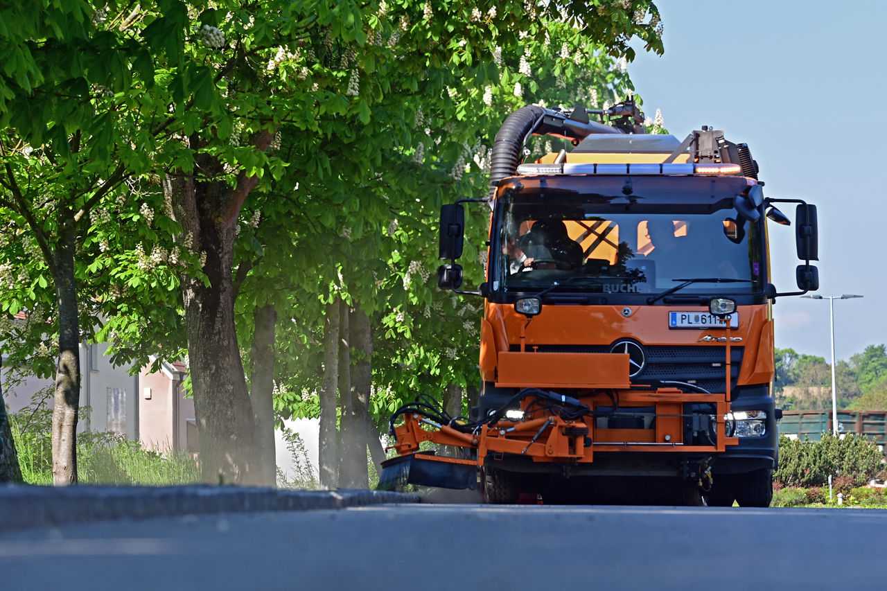 Atego 1524 with Bucher V65 large sweeper