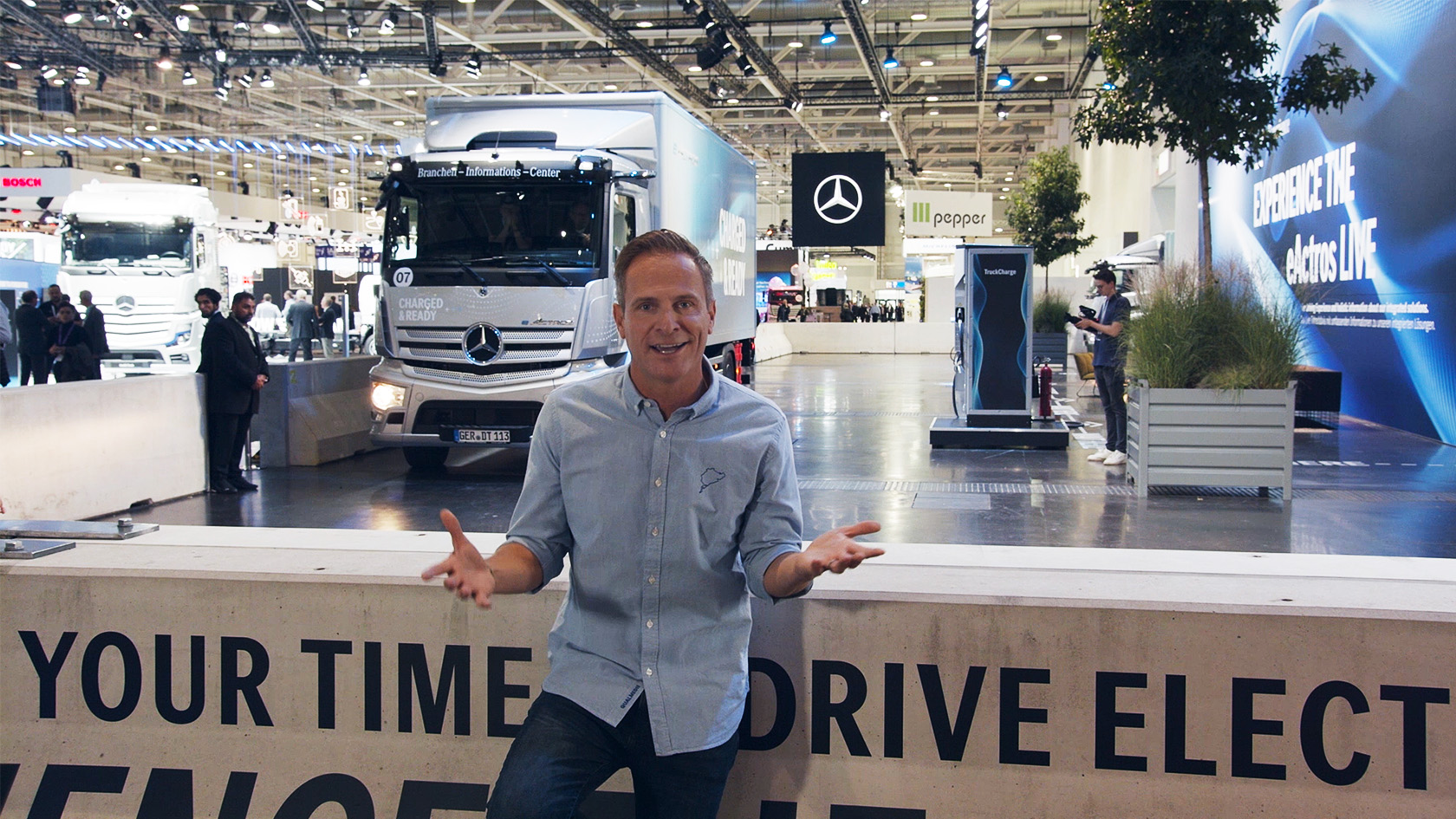 Mercedes-Benz Trucks gibt auf der IAA Transportation 2022 in Hannover einen  Ausblick auf den wasserstoffbasierten GenH2 Truck
