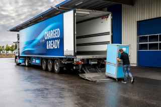 Charged & Ready: Mercedes-Benz Trucks toont nieuwe toepassingen voor de eActros voor zwaar distributietransport op de IAA Transportation 2022 in Hannover