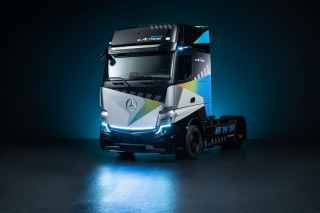 Charged for Tomorrow: Mercedes-Benz Trucks toont voor het eerst de eActros LongHaul voor internationaal transport op de IAA Transportation 2022 in Hannover
