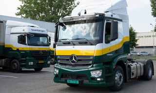 Eerste vier Mercedes-Benz Antos trucks voor distributeur Steenbergen