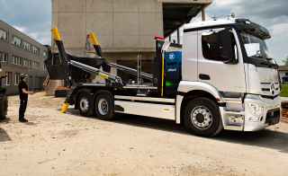 Mercedes-Benz Trucks presenteert op de Bauma 2022 geïntegreerde maatwerkoplossingen voor het bouwtransport