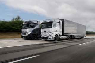 Przelomowy etap w rozwoju projektu Daimler Truck testuje samochod ciezarowy napedzany cieklym wodorem03