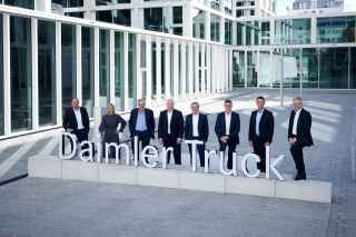 Daimler Truck wchodzi na giełdę jako samodzielna firma   02