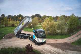 Mercedes-Benz Trucks elektryfikuje segment pojazdow budowlanych01