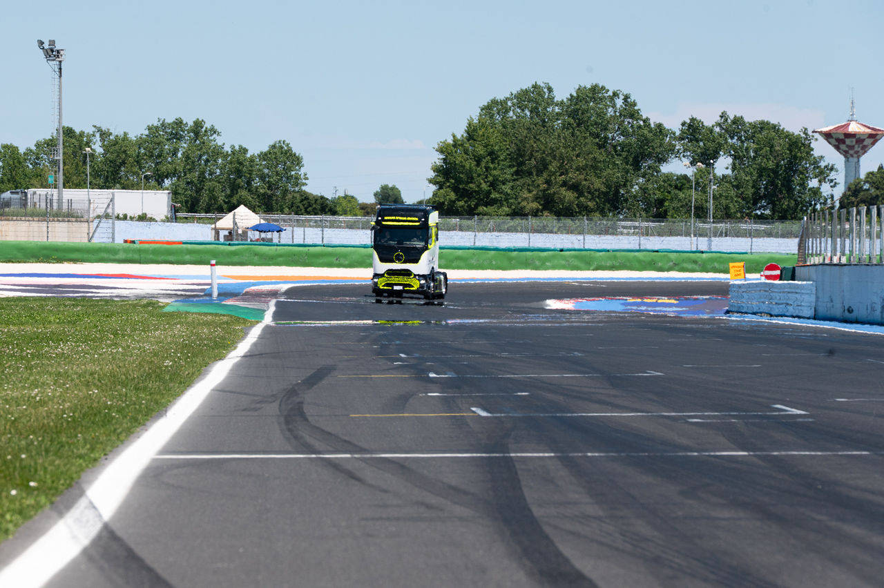 Actros L